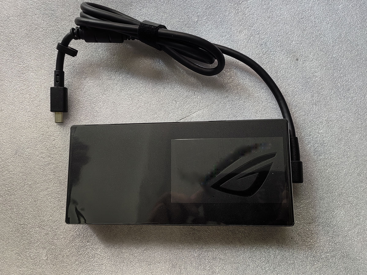 جديد 20 فولت 19A مستطيل Conn 3 - مراجعة Pc Gaming Asus Rog وسعره