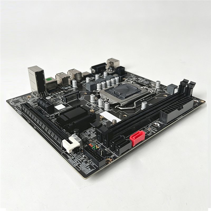 لوحة أم كلاسيكية للألعاب للكمب - مراجعة Pc Gaming I7 وسعره
